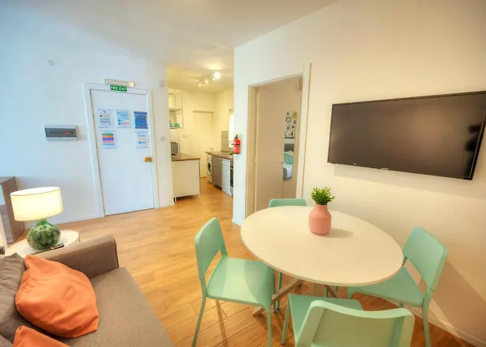 2 Bedroom 3min Walk From The Апартаменты *